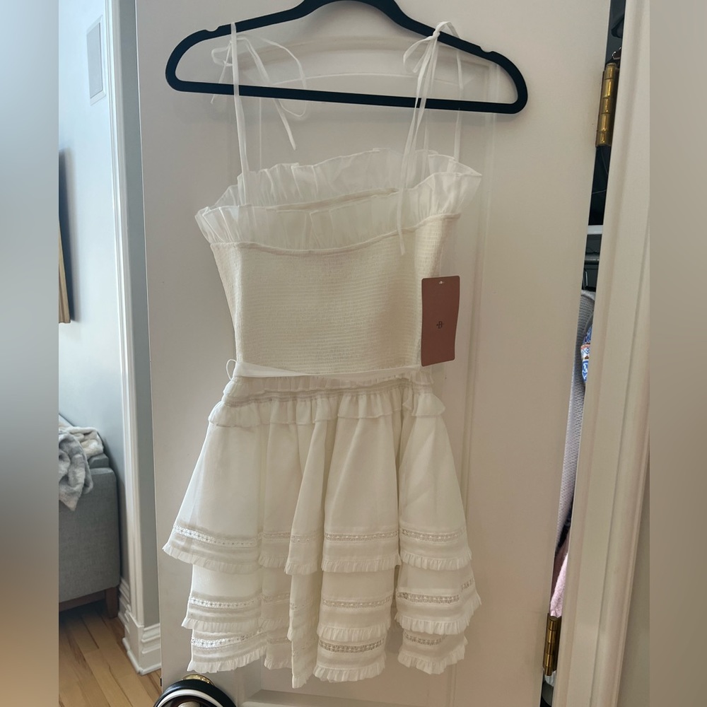 V. Chapman White Freesia Dress Size 6 NWT